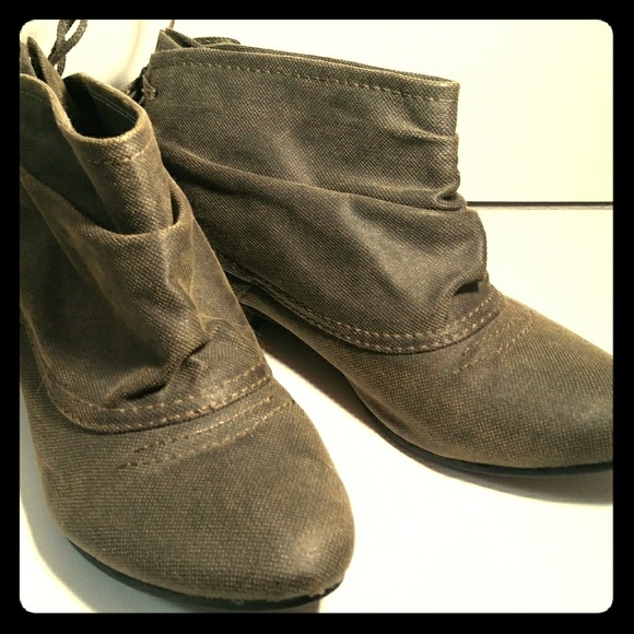 Big Buddha Shoes - 😄🔥SALE! Big Buddha brown ankle booties sz 7.5